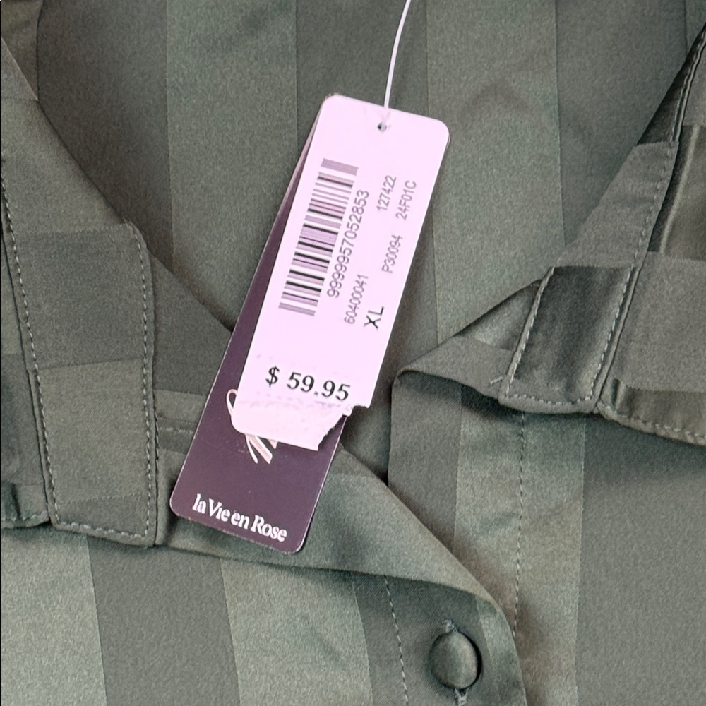 LONG SLEEVE BUTTON UP TOP - Picture 4 of 9